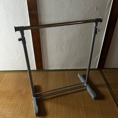 ハンガーラックの画像