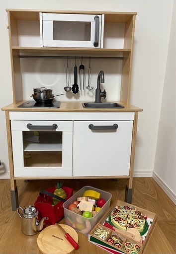 IKEA DUKTIG キッチンセット（小物付き）