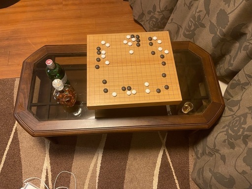 美品 ガラス天板ローテーブル（高級感あり・搬送しやすい）