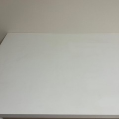 IKEA テーブルの画像
