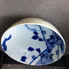 大きな丸いお皿の画像