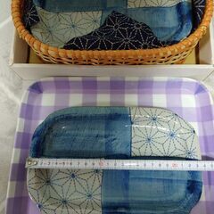 新品箱入り【藍の刺子多用皿揃え×５】竹籠付きの画像