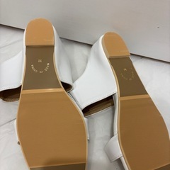 【新品】ホワイト　サンダルサイズM　の画像