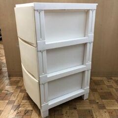 樹脂製三段チェスト　の画像
