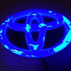 ★トヨタ 4D LEDおしゃれ エンブレム 11cm×7.5cmの画像