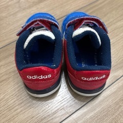 adidasキッズシューズ　の画像