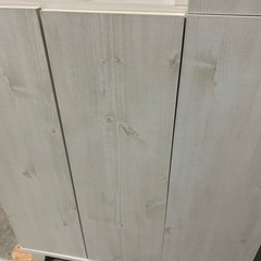 コンパクトで木目がかわいいおしゃれな下駄箱の画像