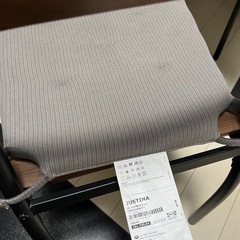 ダイニングテーブルセット2人掛け(チェアパッド付き)の画像