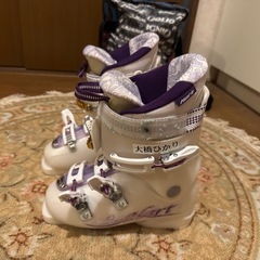 スキー靴、女性用の画像