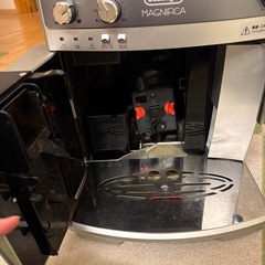 デロンギ 
コーヒーマシンの画像