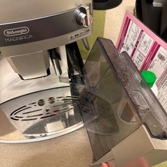 デロンギ 
コーヒーマシンの画像