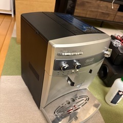 デロンギ 
コーヒーマシンの画像