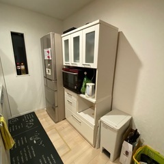 食器棚の画像