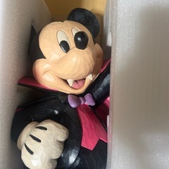 コストコ　イベント　ジムショア ミッキー ドラキュラの置物の画像