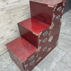 階段箪笥 昭和レトロ 左下り 飾り棚 収納棚 アンティーク家具 小物収納の画像