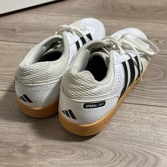 ほぼ新品🔴アディダス🔴スニーカー25.5センチの画像