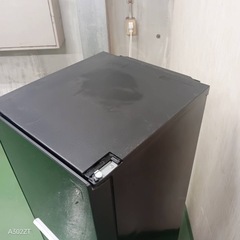 ❸🉐J021設置まで対応   訳あり特価品　SHARP　ガラスデザイン　冷蔵庫　137Lの画像