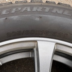 トヨタ90VOXYノア用スタッドレスタイヤの画像