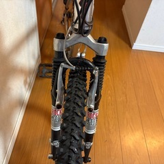 Specialized Hardrock マウンテンバイク アルミフレームの画像