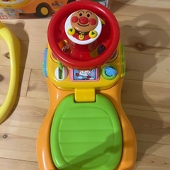 美品⭐︎箱付属品付き アンパンマンよくばりビジーカーの画像