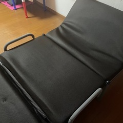 折りたたみ式シングルベッドの画像