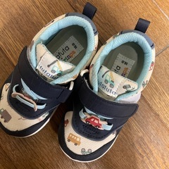 子供スニーカーなの画像