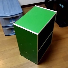 緑の2段カラーボックスの画像