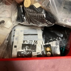 修繕用のボタンや布の画像