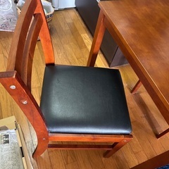 ダイニングテーブル イスセット 1000円 でお譲りします。の画像