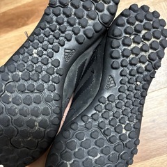 adidasジュニアサッカートレーニングシューズの画像