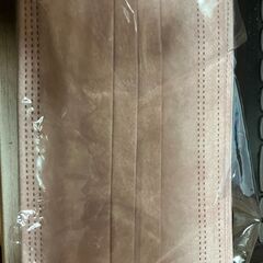 36枚入りグレーマスク定価1000円くらいと薄ピンク色マスク８枚の画像