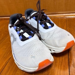 ON ランニングシューズ クラウドモンスター27.5の画像