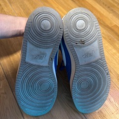 青色が綺麗！ナイキNIKEコートビジョン26cmの画像
