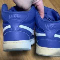 青色が綺麗！ナイキNIKEコートビジョン26cmの画像