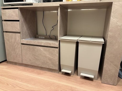 今だけ値下げ　
レンジ台  　家具350