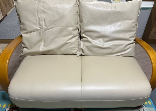 ２人掛けソファ&クッション2個付き