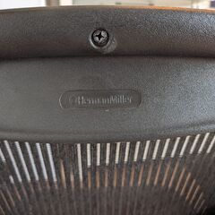 ハーマンミラー アーロンチェアの画像