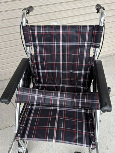 河村製作所　アルミ　折り畳み式　手折れ　介護用品 車椅子 介助用 コンパクト　13.6㎏　ノーパンクタイヤ　引き取り：田川郡香春町