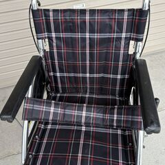 河村製作所　アルミ　折り畳み式　手折れ　介護用品 車椅子 介助用 コンパクト　13.6㎏　ノーパンクタイヤ　引き取り：田川郡香春町の画像
