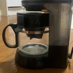 新品のコーヒーメーカー、収納ラック（2つ）、いずれも損傷はありません（使用して約半年です）。の画像