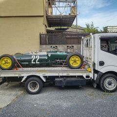 日産アトラス小型積載車(写真の競技車両は含まず)の画像