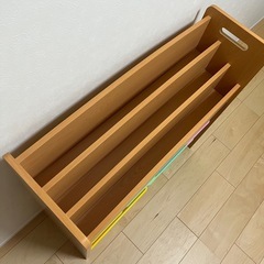 絵本棚の画像
