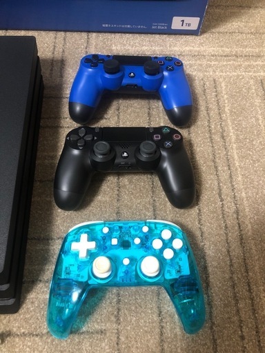 値下げ★PS4 Pro 1TB 本体★リモコン付き★ CUH-7200B