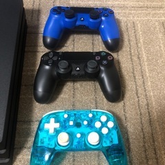 PS4 Pro 1TB 本体★リモコン付きの画像