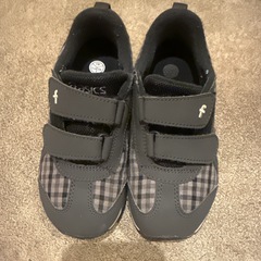 スニーカー　アシックス × familiar 18.5センチ　靴の画像