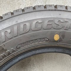 12インチ、スタッドレスタイヤ　BRIDGESTONE 145/R12 W300スタッドレスタイヤ4本セットの画像