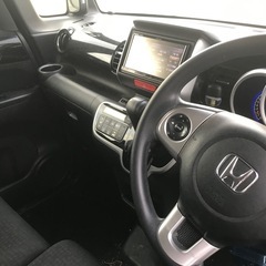 お買い得車‼️27年後期N-BOX カスタム　G Lパッケージ　両側パワースライドドア　リアテーブル　リアサイドサンシェード　　リアシートスライド　ワンタッチウインカー　オートライト ナビ　フルセグテレビ　Bluetooth などなど豪華装備の画像