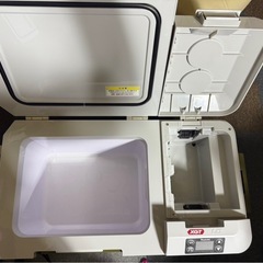 マキタ　CW001G オリーブ　充電式保冷温庫の画像
