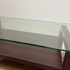 ガラステーブルの画像