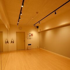 ダンスに最適完全個室✨新大阪駅徒歩5分｜大型鏡等無料備品多数｜個人レッスン｜定期予約可｜ヨガ｜ダンス｜撮影の画像